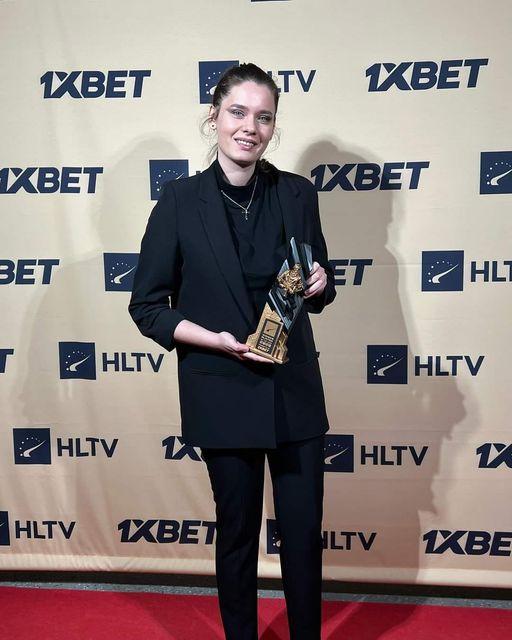 Ana Dumbravă a triumfat in aceasta seara pe scena galei organizate de HLTV